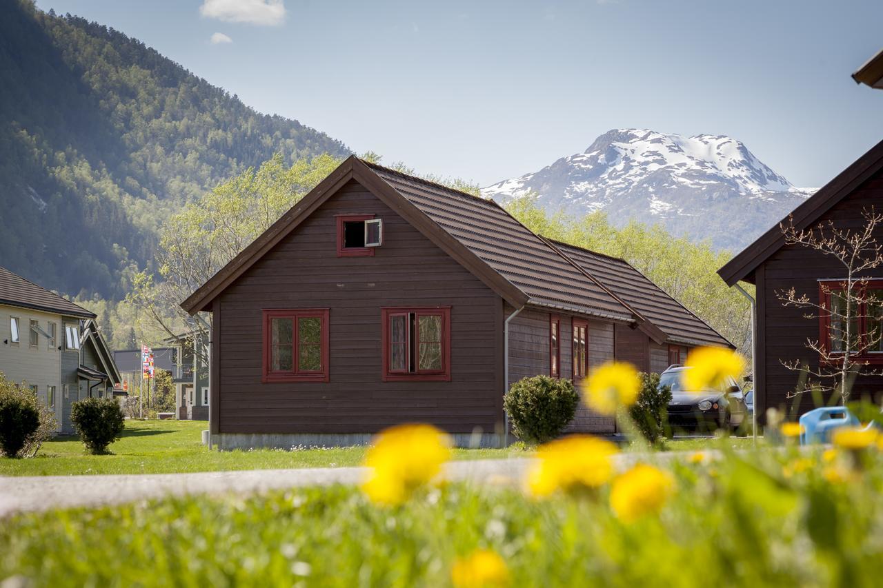 Forde Gjestehus Og Camping Εξωτερικό φωτογραφία