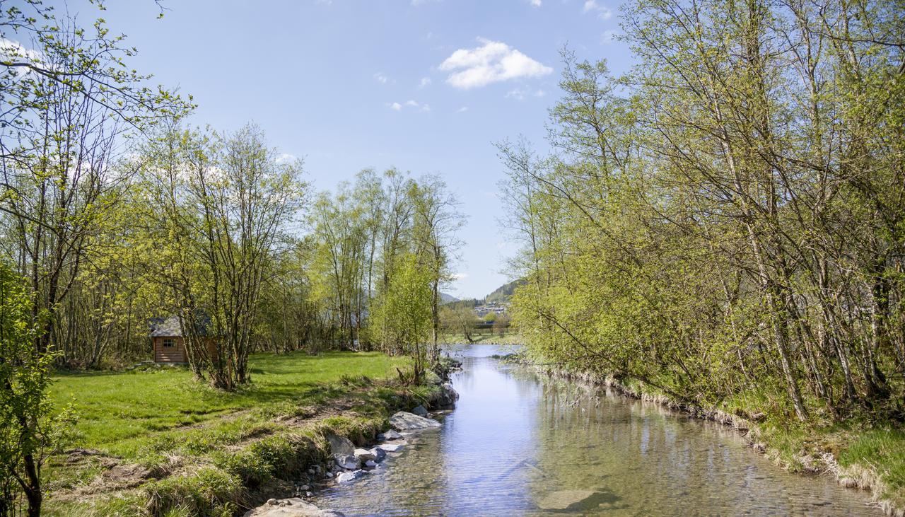 Forde Gjestehus Og Camping Εξωτερικό φωτογραφία