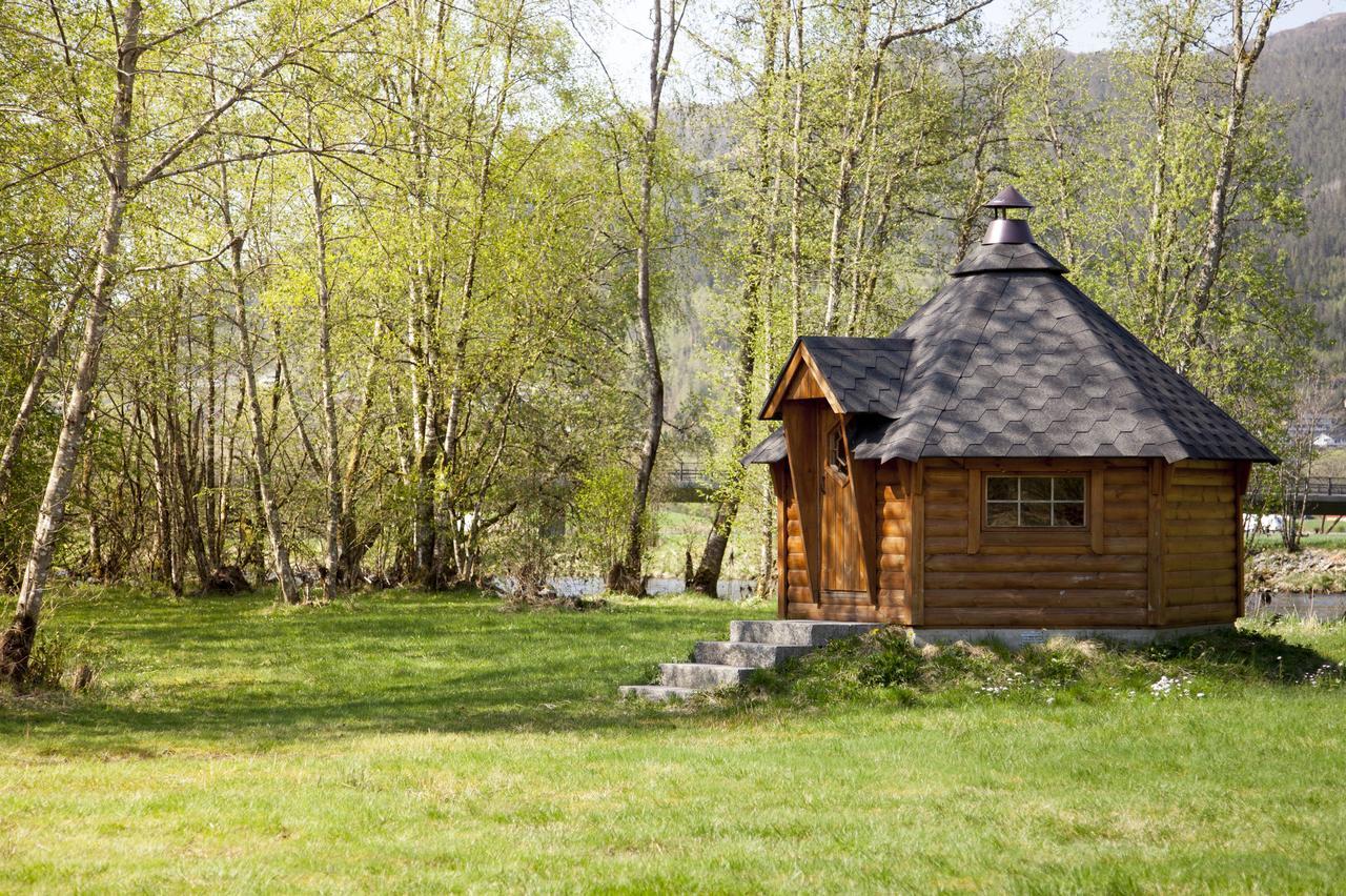 Forde Gjestehus Og Camping Εξωτερικό φωτογραφία