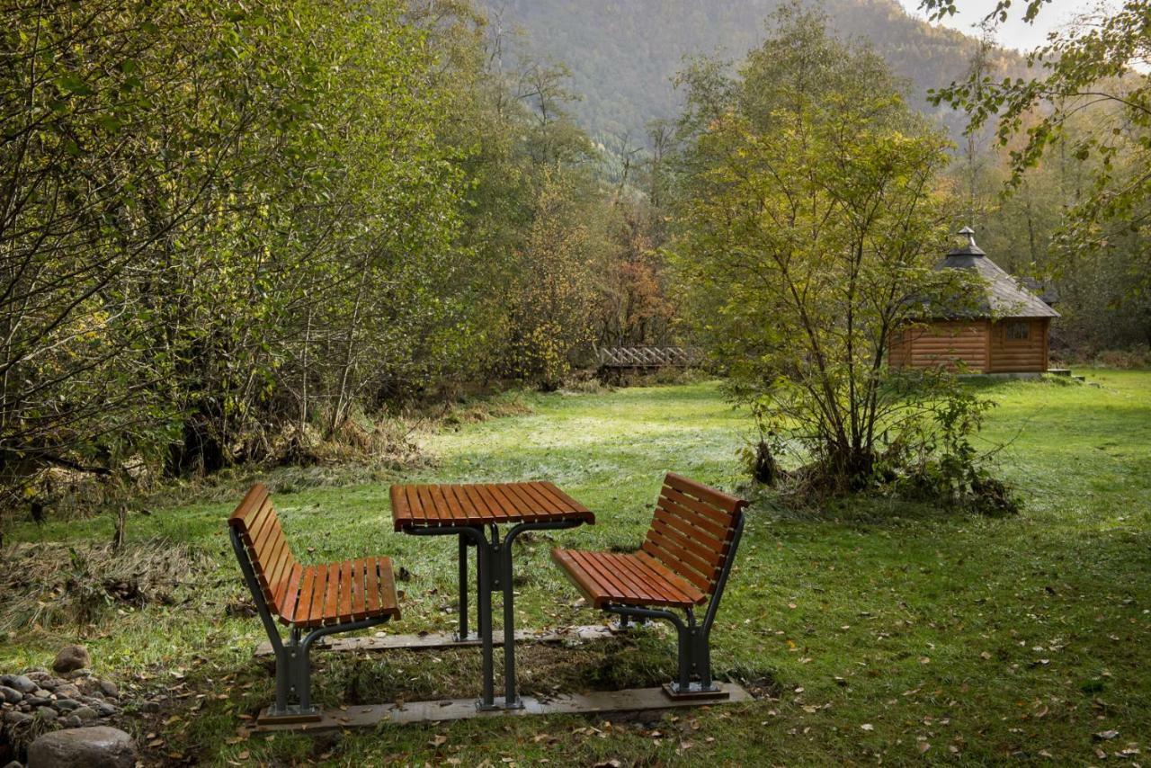 Forde Gjestehus Og Camping Εξωτερικό φωτογραφία
